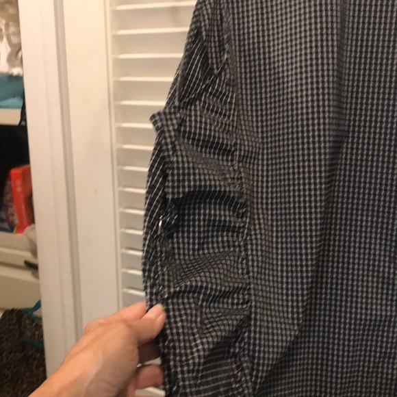 Express stylish top with side zipper - Picture 6 of 6